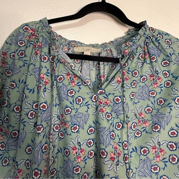 LOFT floral peasant blouse, three-quarter sleeves, Sz XS. Preowned. - Picture 2 of 8